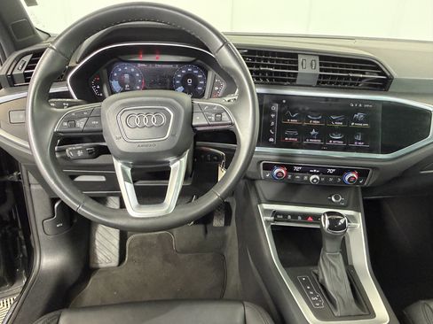 Used 2025 Audi Q3 2.0T Premium AWD/4WD image 3