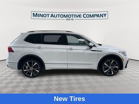 Used 2023 Volkswagen Tiguan SEL R-Line AWD/4WD image 9