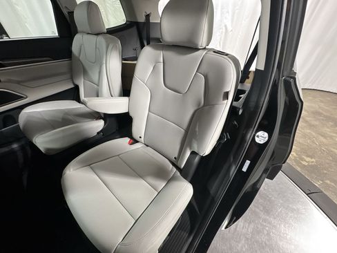 New 2025 Kia Telluride S image 29