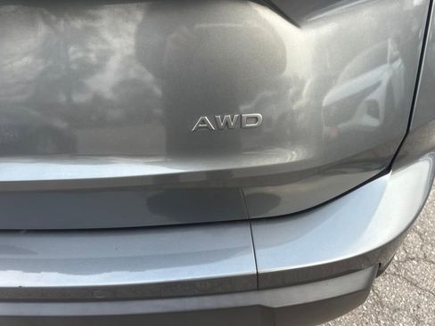 Used 2024 Nissan Rogue S image 17