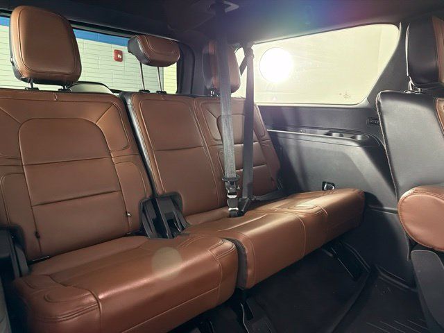 Used 2022 Lincoln Navigator L Reserve AWD/4WD image 36