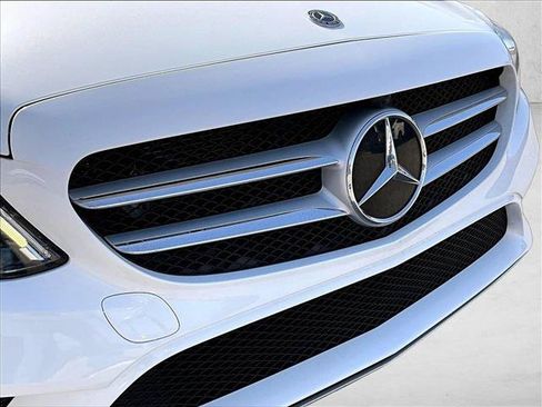 Used 2021 Mercedes-Benz C 300 Sedan image 27