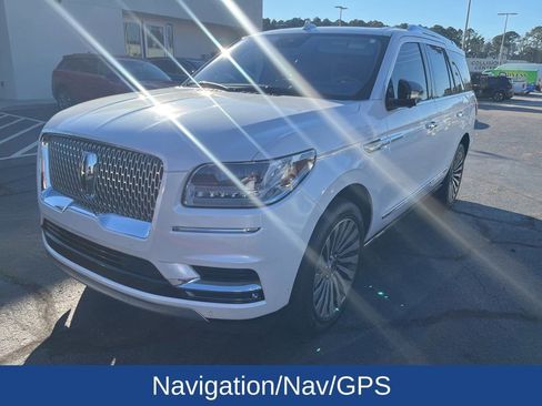 Used 2019 Lincoln Navigator Reserve image 4
