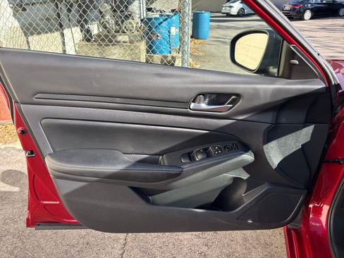 Used 2025 Nissan Altima 2.5 SV image 20