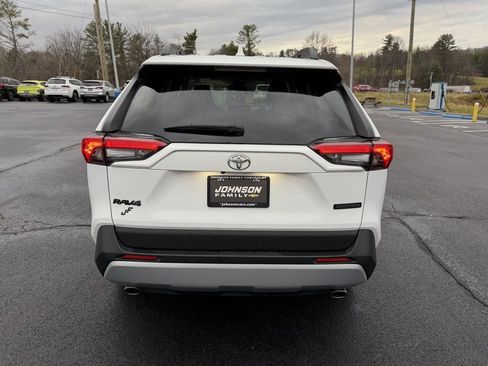 Used 2024 Toyota RAV4 Adventure image 13