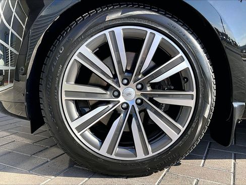 Used 2023 Land Rover Range Rover Long Wheelbase SE image 8