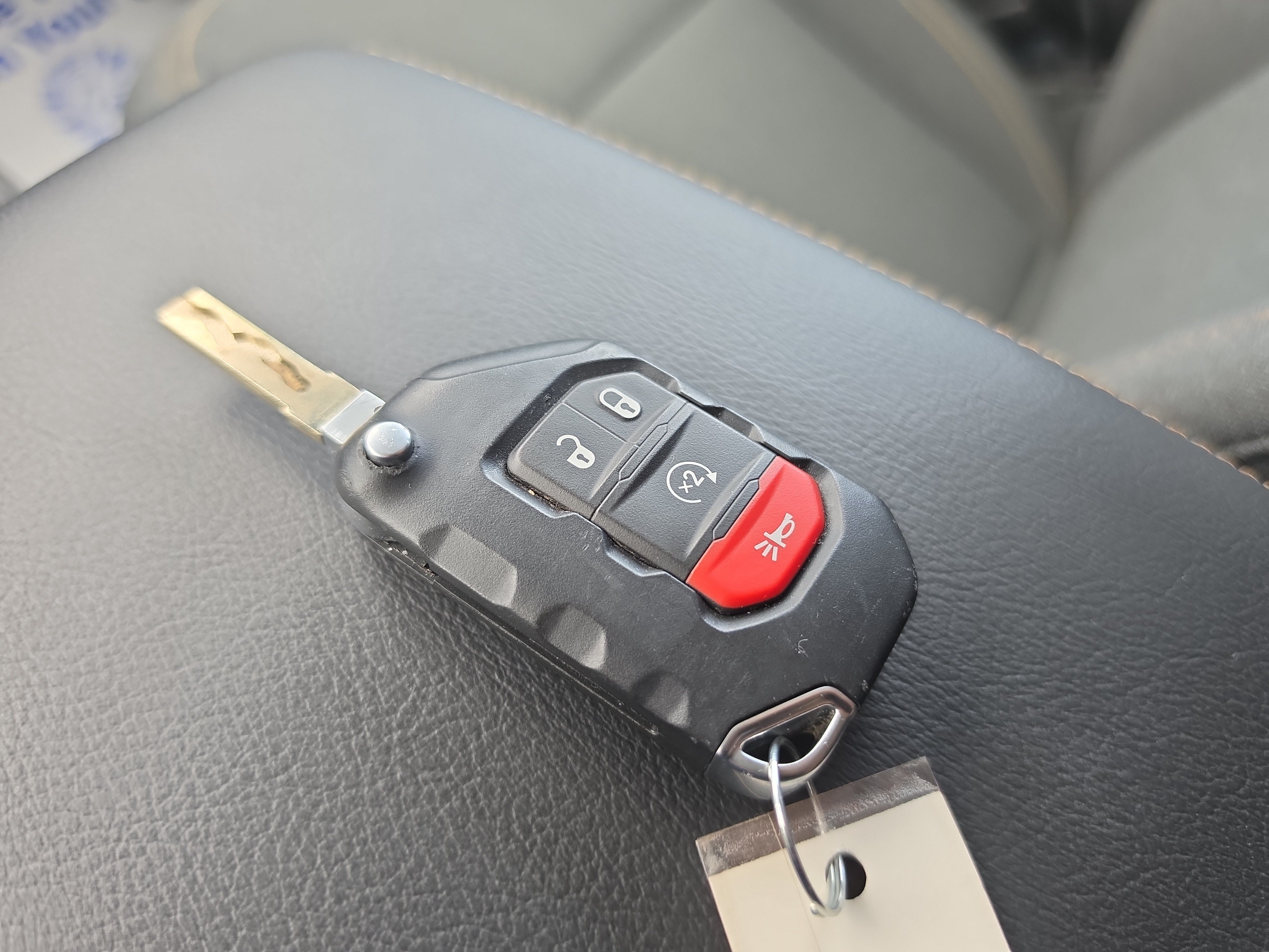 Used 2026 Jeep Wrangler Unlimited Sahara AWD/4WD image 36