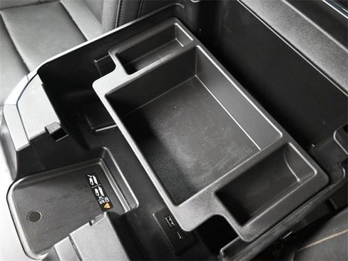 Used 2024 GMC Sierra 2500 SLT w/ SLT Convenience Package image 3