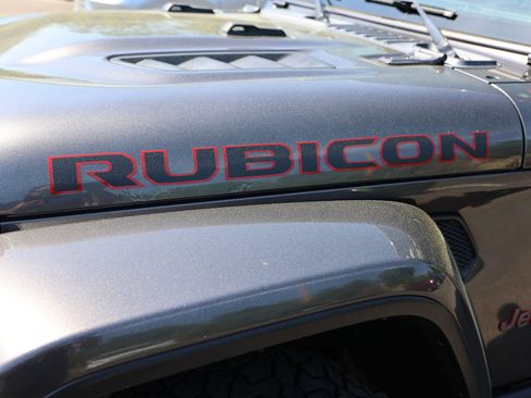 Used 2021 Jeep Gladiator Rubicon AWD/4WD image 9