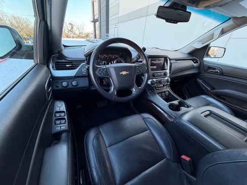Used 2018 Chevrolet Suburban LT image 9