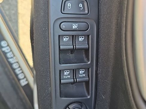 Used 2018 Jeep Renegade Sport w/ Power & Air Group AWD/4WD image 11