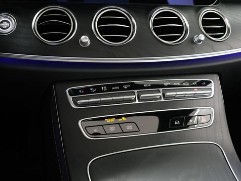 Used 2023 Mercedes-Benz E 350 4MATIC Sedan image 17