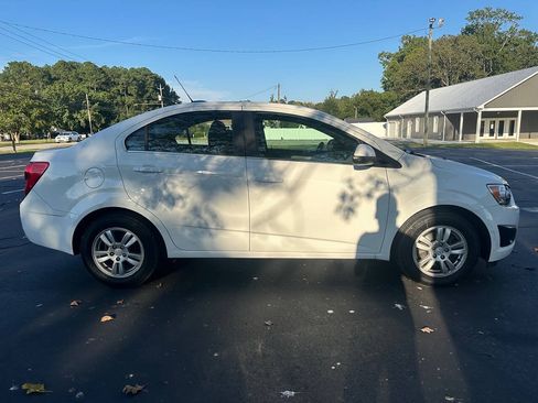 Used 2016 Chevrolet Sonic LT FWD image 5