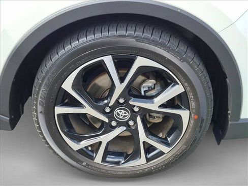 Certified 2019 Toyota C-HR Limited FWD image 22