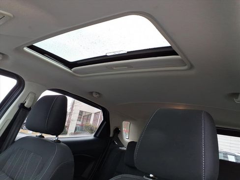 Used 2018 Ford EcoSport SE w/ SE Convenience Package image 14