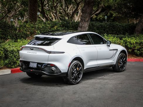 Used 2022 Aston Martin DBX AWD/4WD image 3