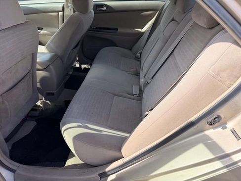 Used 2005 Toyota Camry image 9