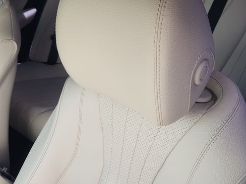 Used 2022 Mercedes-Benz E 350 Sedan image 15