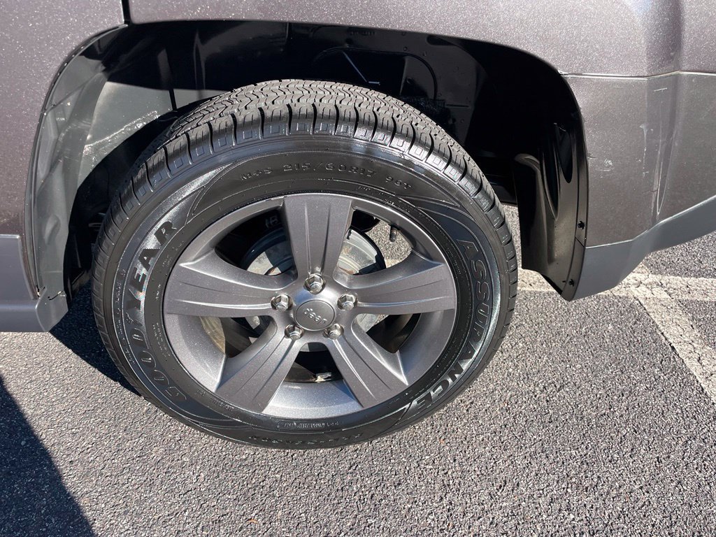 Used 2015 Jeep Patriot High Altitude FWD image 42