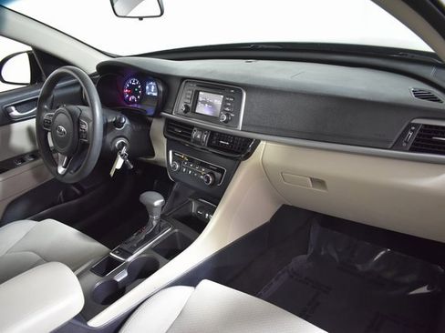 Used 2016 Kia Optima LX image 32