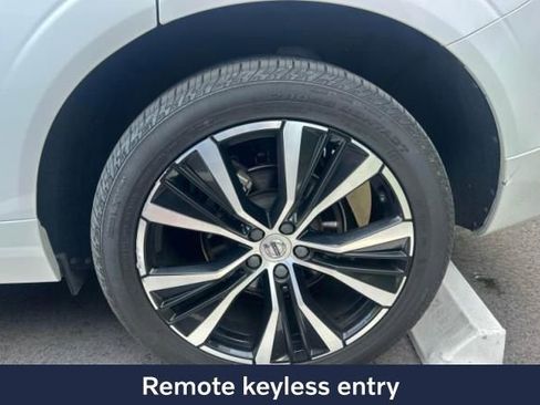 Used 2024 Volvo XC60 B5 Plus image 6