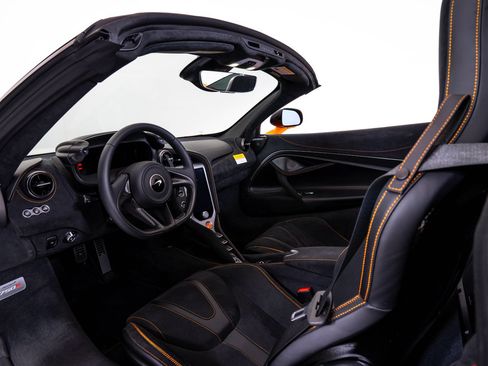New 2027 McLaren 750S Spider RWD image 22
