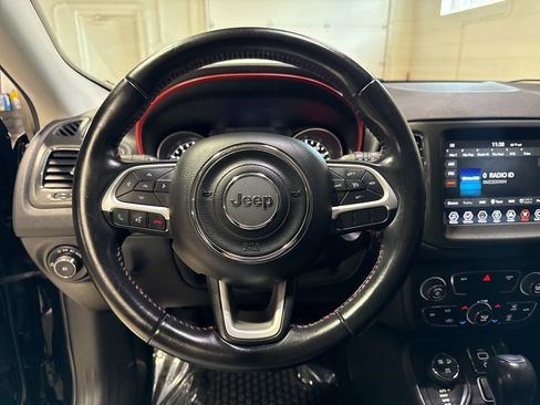 Used 2020 Jeep Compass Trailhawk AWD/4WD image 13