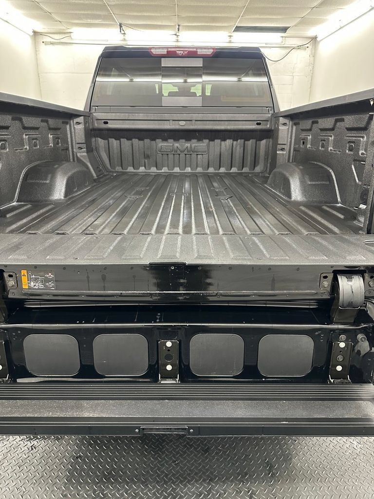 Used 2025 GMC Sierra 2500 AT4 w/ AT4 Premium Plus Package AWD/4WD image 33