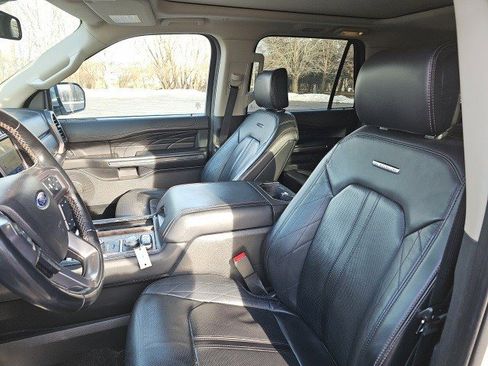 Used 2021 Ford Expedition Platinum image 19