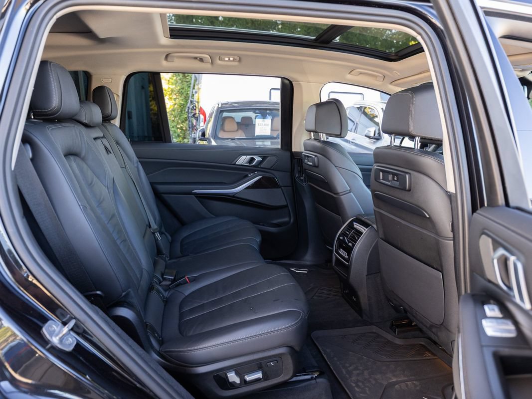 Used 2020 BMW X7 xDrive40i w/ Premium Package AWD/4WD image 26