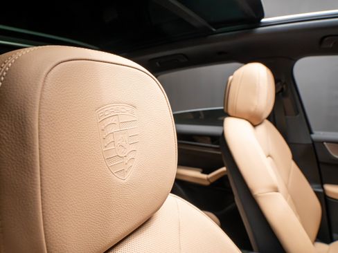New 2026 Porsche Cayenne AWD/4WD image 34