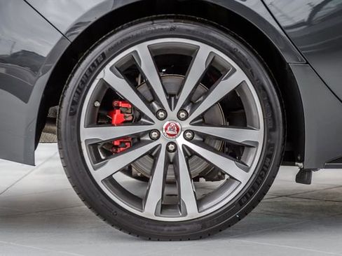 Used 2018 Jaguar XF S image 14