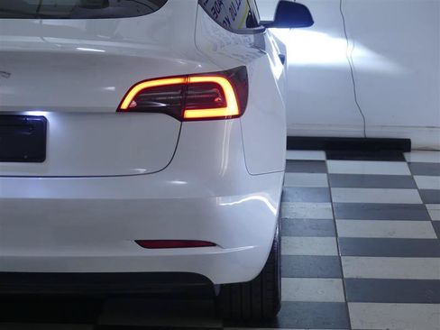 Used 2023 Tesla Model 3 Standard Range RWD image 29
