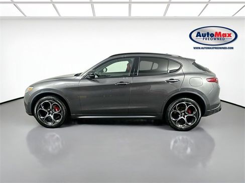 Used 2023 Alfa Romeo Stelvio Veloce image 9