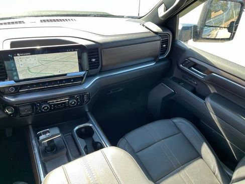 Used 2023 Chevrolet Silverado 1500 High Country w/ Technology Package image 14