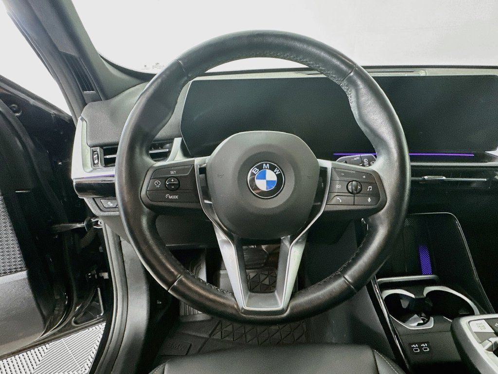 Used 2023 BMW X1 xDrive28i AWD/4WD image 16