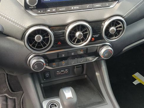Used 2024 Nissan Sentra SV FWD image 18