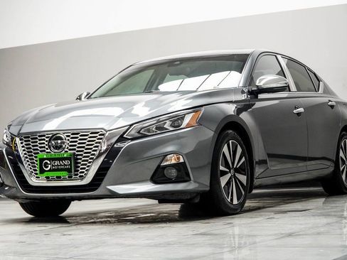 Used 2022 Nissan Altima 2.5 SL FWD image 8