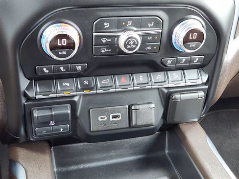 Used 2021 GMC Sierra 1500 SLT AWD/4WD image 14