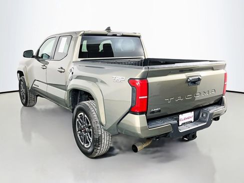 Used 2025 Toyota Tacoma TRD Sport AWD/4WD image 9