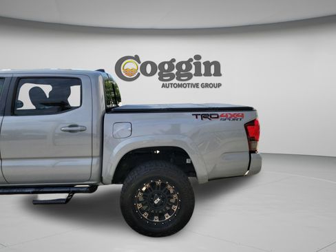 Used 2019 Toyota Tacoma TRD Sport AWD/4WD image 30