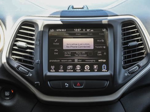 Used 2018 Jeep Cherokee Limited FWD image 14