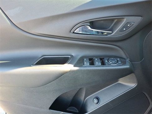Used 2024 Chevrolet Equinox LT image 12