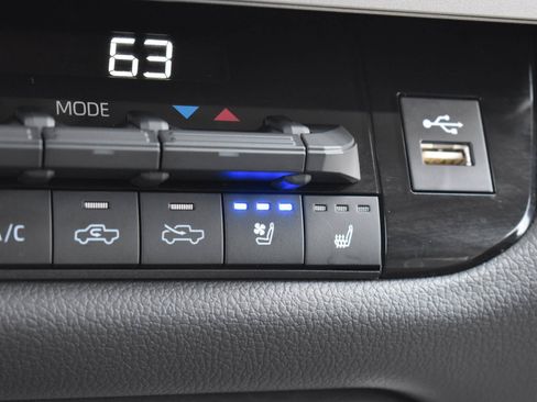 Used 2024 Toyota Tundra Limited AWD/4WD image 27