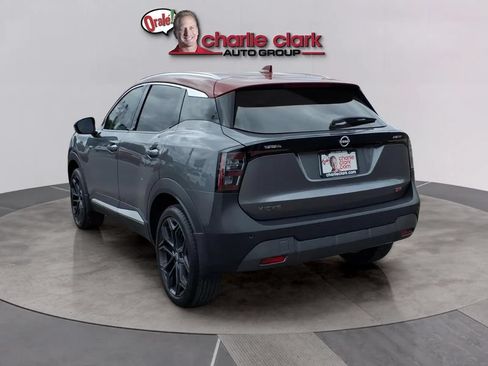 Used 2025 Nissan Kicks SR FWD image 3