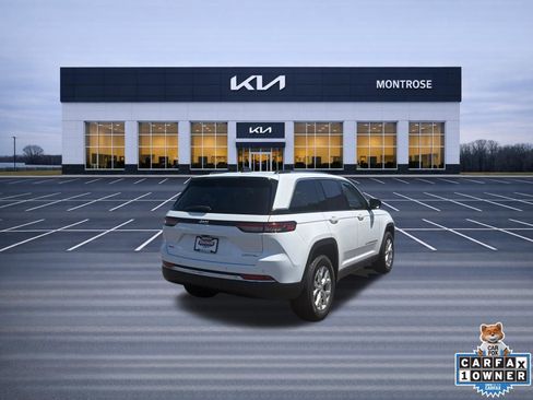 Used 2023 Jeep Grand Cherokee Limited AWD/4WD image 5
