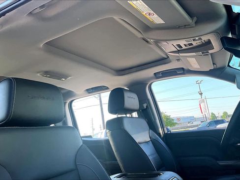 Used 2017 GMC Sierra 2500 Denali w/ Duramax Plus Package AWD/4WD image 14