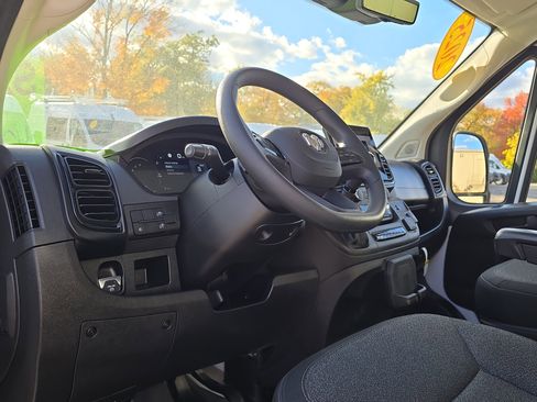 Used 2025 RAM ProMaster 2500 w/ Premium Convenience Group FWD image 13