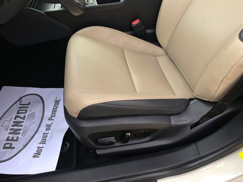 Used 2020 Lexus ES 350 w/ Premium Package image 11