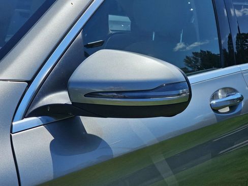 Used 2020 Mercedes-Benz GLC 300 image 11